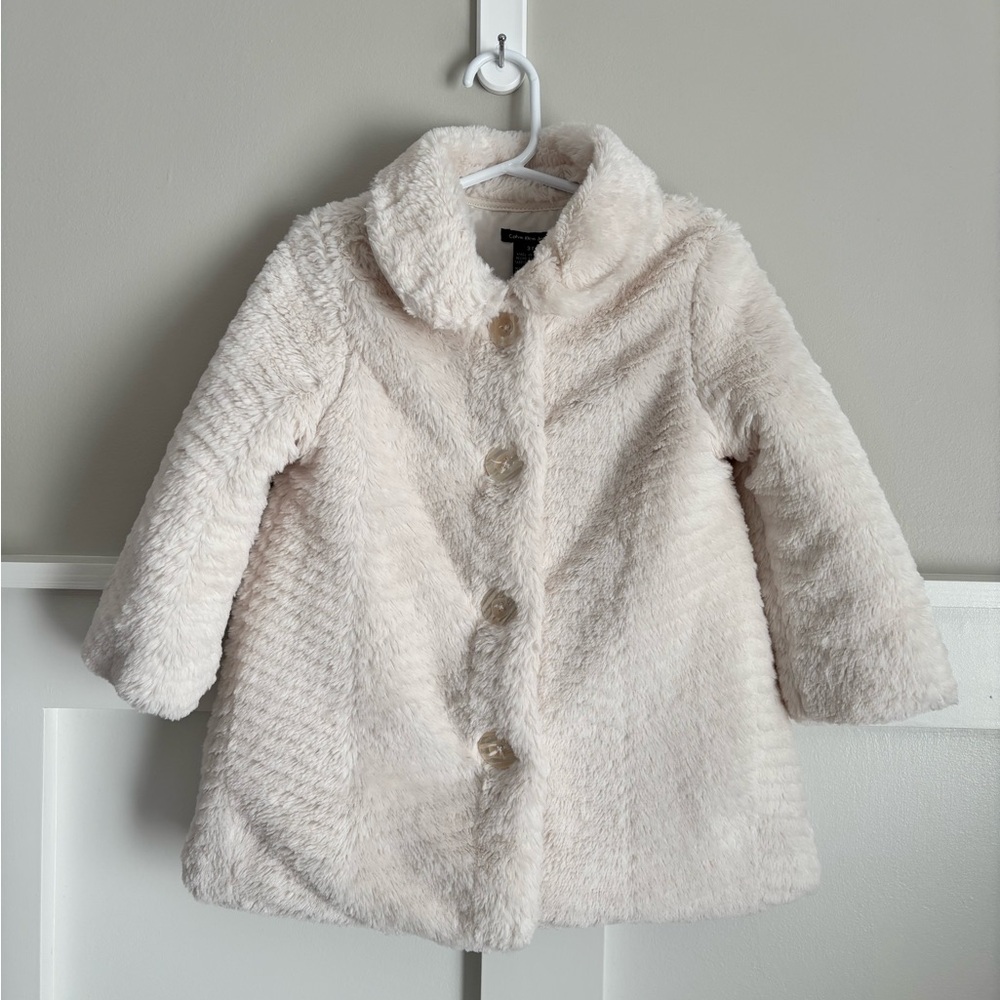 EUC Calvin Klein Girls 3T White Faux Fur Coat Jacket W/ Collar & Button Closure